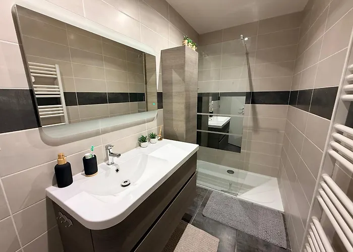 Avec Balcon Vue Bed and breakfast